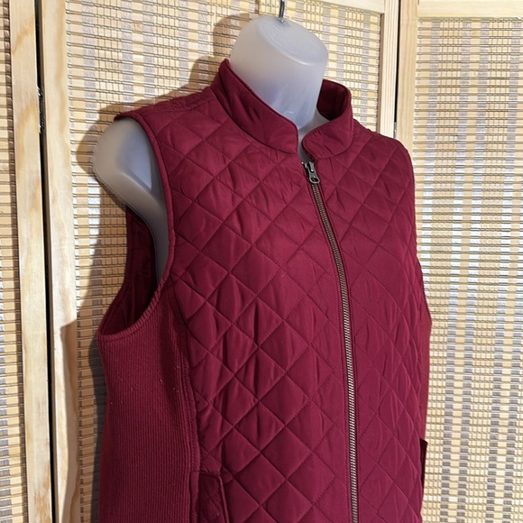 J. Jill Burgundy Red Zip Front Heavy Quilted Puffer Vest Button Pockets Medium - Picture 2 of 16